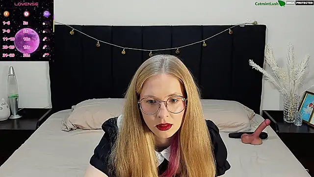 Snapshot of CatmintLush chatting on July 2, 2026, 11:44 pm CatmintLush online show from July 2, 2026, 11:44 pm
