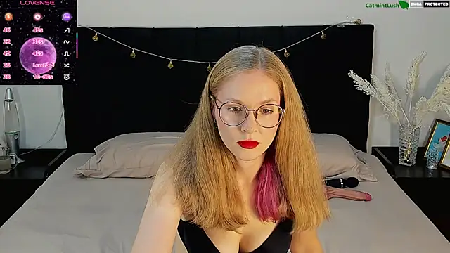Snapshot of CatmintLush chatting on July 28, 2026, 11:37 pm CatmintLush online show from July 28, 2026, 11:37 pm