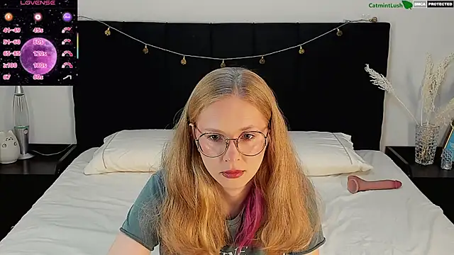 Snapshot of CatmintLush chatting on August 2, 2026, 11:35 pm CatmintLush online show from August 2, 2026, 11:35 pm
