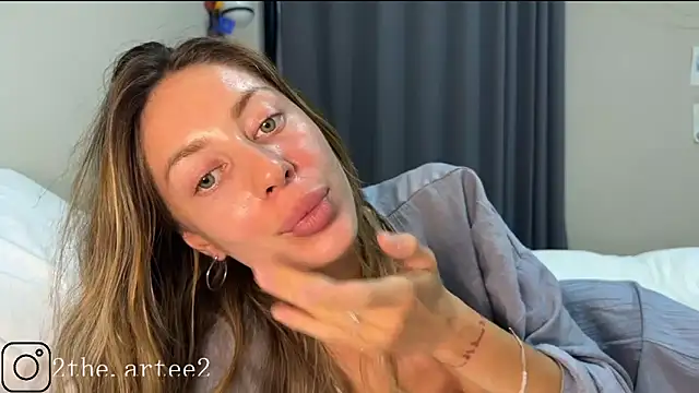 Snapshot of ___art chatting on March 10, 2026, 11:25 am art online show from March 10, 2026, 11:25 am