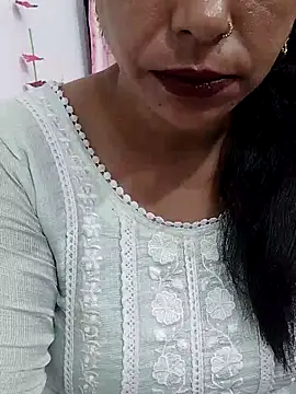 Snapshot of Urmila_bhabhii chatting on November 30, 2025, 1:50 am Urmila bhabhii online show from November 30, 2025, 1:50 am