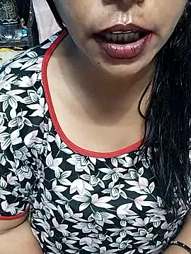 Snapshot of Urmila_bhabhii chatting on October 9, 2025, 2:45 am Urmila bhabhii online show from October 9, 2025, 2:45 am