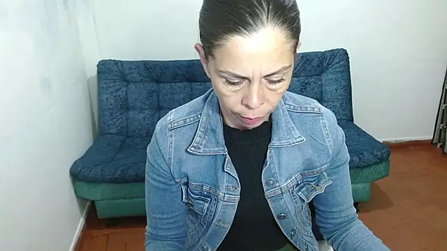 Snapshot of Marilyn_xxxx chatting on October 12, 2025, 10:33 pm Marilyn xxxx online show from October 12, 2025, 10:33 pm