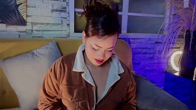 Estrella05  online show from March 13, 2026, 3:44 am