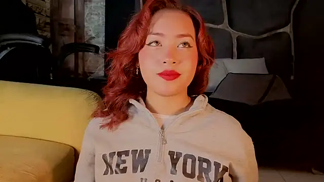 Snapshot of Estrella05_ chatting on October 20, 2025, 3:52 am Estrella05 online show from October 20, 2025, 3:52 am