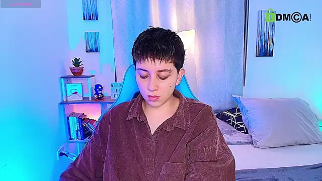 Snapshot of aron_wi chatting on October 11, 2025, 3:40 am aron wi online show from October 11, 2025, 3:40 am