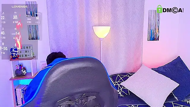 Snapshot of aron_wi chatting on November 18, 2025, 10:07 am aron wi online show from November 18, 2025, 10:07 am