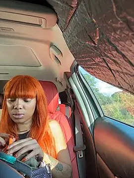 Snapshot of butterflybootyy chatting on October 18, 2025, 9:06 pm butterflybootyy online show from October 18, 2025, 9:06 pm