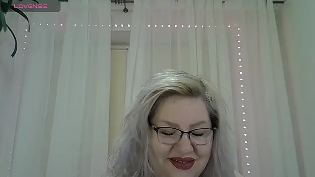 AngelinaGlam online show from October 16, 2025, 6:38 pm