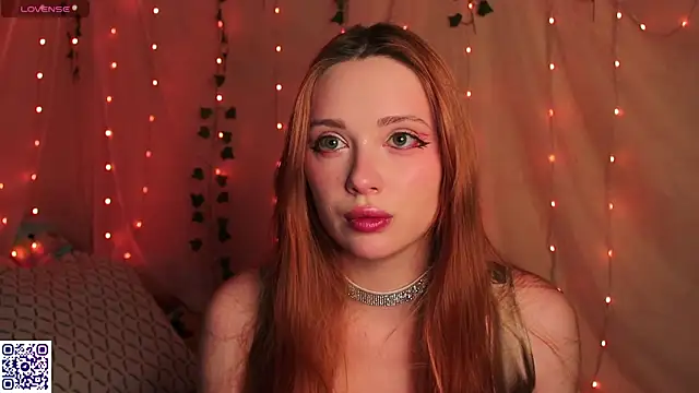 Snapshot of YourSkyAni chatting on December 20, 2025, 12:52 pm YourSkyAni online show from December 20, 2025, 12:52 pm