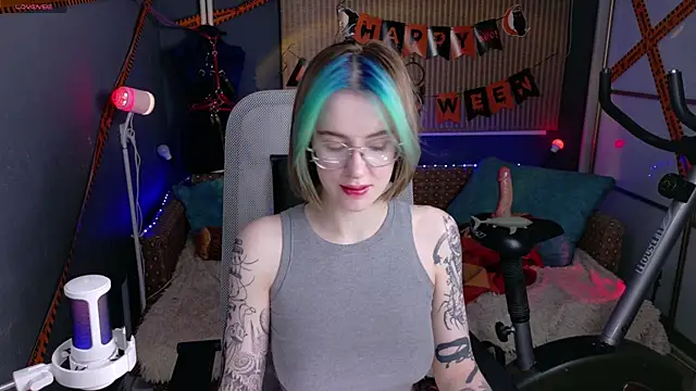 Snapshot of Cumpotik_Eve chatting on December 2, 2025, 2:01 am Cumpotik Eve online show from December 2, 2025, 2:01 am