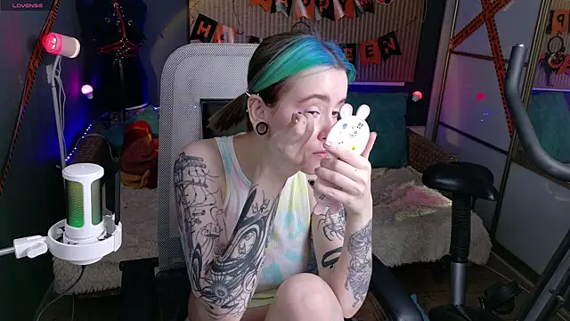 Snapshot of Cumpotik_Eve chatting on November 28, 2025, 2:12 am Cumpotik Eve online show from November 28, 2025, 2:12 am