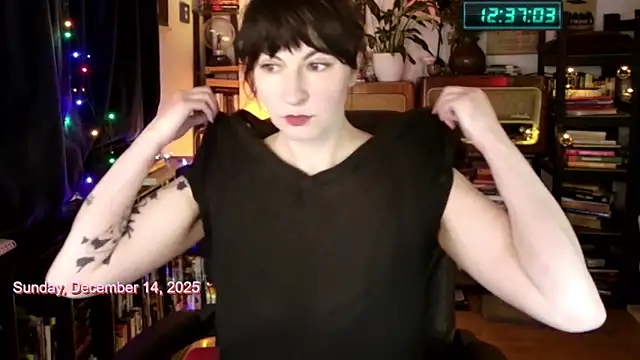 Snapshot of 404girlnotfound chatting on December 14, 2025, 11:38 am 404girlnotfound online show from December 14, 2025, 11:38 am