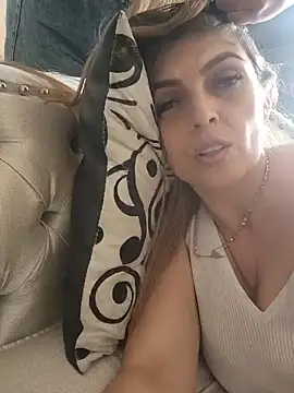 Snapshot of Lizzymontanaa chatting on November 16, 2025, 3:50 pm Lizzymontanaa online show from November 16, 2025, 3:50 pm