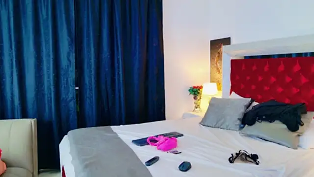 Snapshot of Lizzymontanaa chatting on October 25, 2025, 5:17 am Lizzymontanaa online show from October 25, 2025, 5:17 am