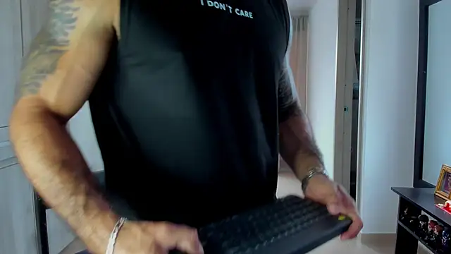 SamirHazard97 online show from December 18, 2025, 9:18 pm