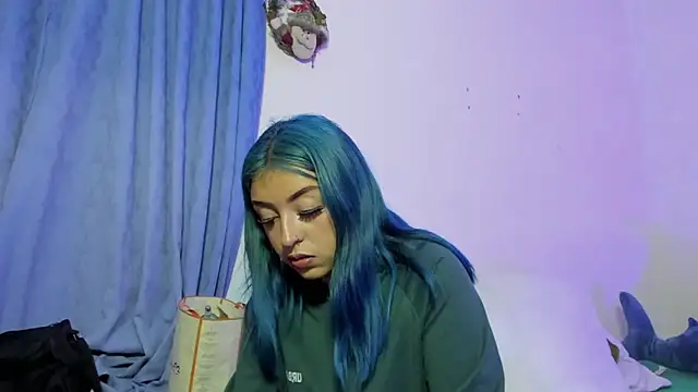 Snapshot of turolita_ chatting on March 10, 2025, 6:01 pm turolita online show from March 10, 2025, 6:01 pm