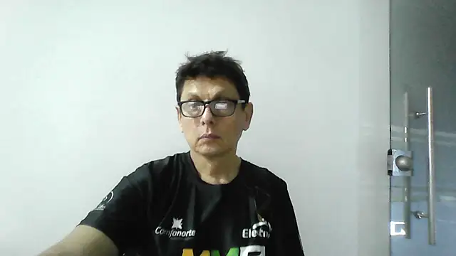 Snapshot of MarcusKelvin chatting on May 22, 2026, 4:10 am MarcusKelvin online show from May 22, 2026, 4:10 am