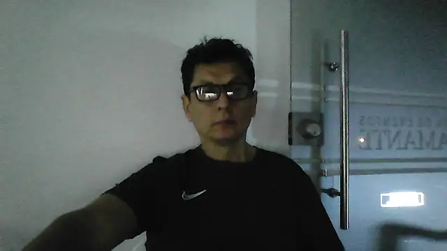 Snapshot of MarcusKelvin chatting on May 15, 2026, 5:27 am MarcusKelvin online show from May 15, 2026, 5:27 am