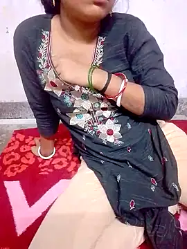 Indcople28 online show from September 19, 2025, 7:29 pm