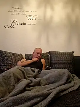 Snapshot of Maiki82 chatting on January 10, 2025, 8:40 am Maiki82 online show from January 10, 2025, 8:40 am