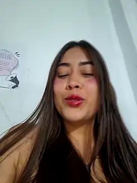 Snapshot of Maralains chatting on June 19, 2026, 7:14 am Maralains online show from June 19, 2026, 7:14 am