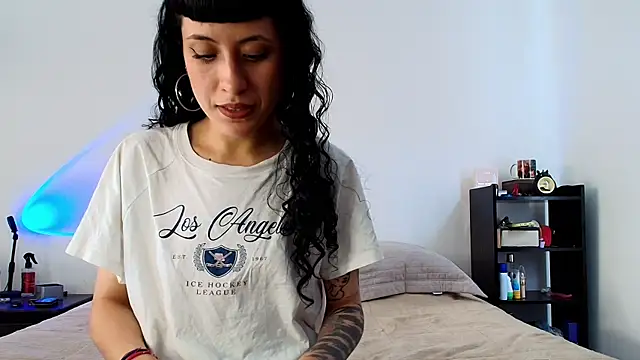 Snapshot of anika_lowen02 chatting on March 5, 2025, 5:29 pm anika lowen02 online show from March 5, 2025, 5:29 pm