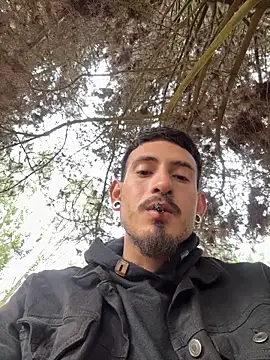 anika lowen02 online show from February 5, 2026, 9:43 pm