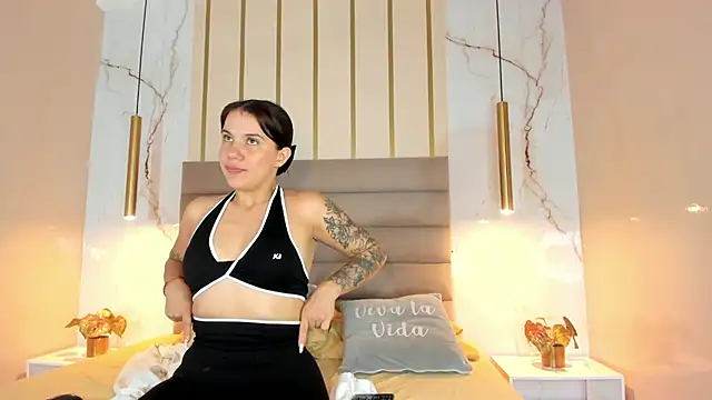 MelaniieRoux online show from January 10, 2026, 6:03 pm