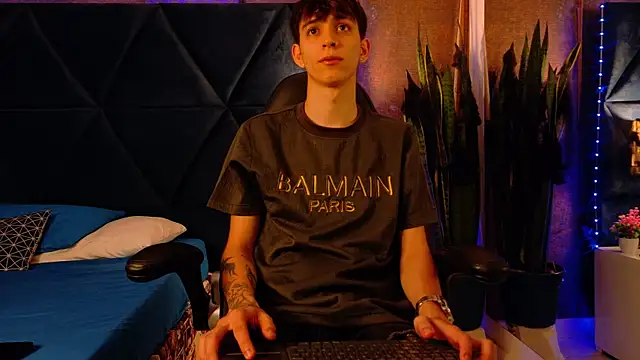 Snapshot of Lion_Foster01 chatting on October 23, 2025, 12:04 pm Lion Foster01 online show from October 23, 2025, 12:04 pm