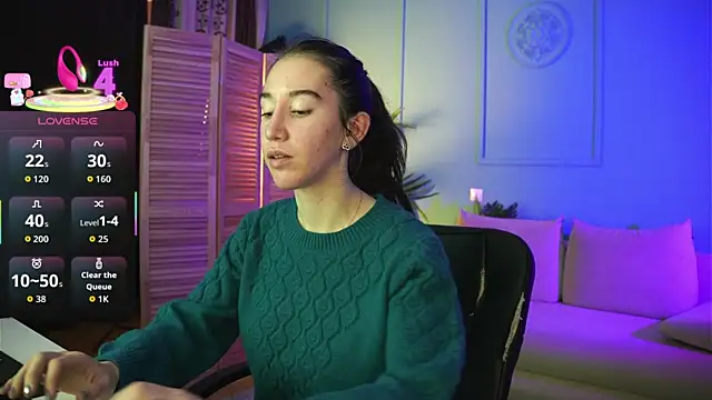 Snapshot of Belle_Via chatting on October 14, 2025, 3:56 pm Belle Via online show from October 14, 2025, 3:56 pm