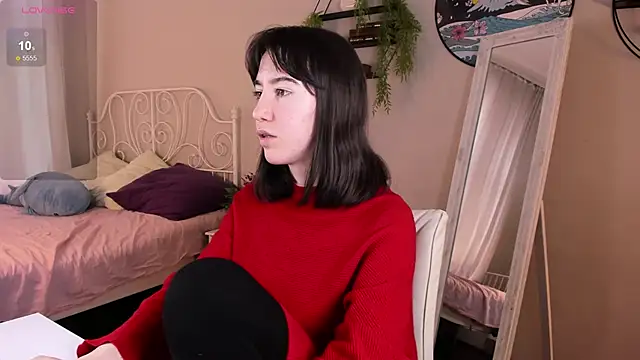 Snapshot of Belle_Via chatting on February 24, 2025, 8:17 am Belle Via online show from February 24, 2025, 8:17 am