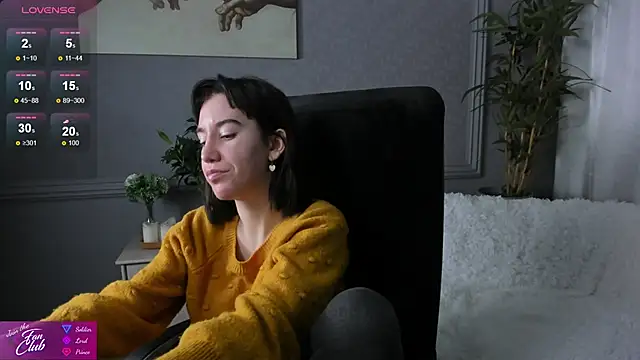 Snapshot of Belle_Via chatting on December 12, 2024, 4:43 pm Belle Via online show from December 12, 2024, 4:43 pm