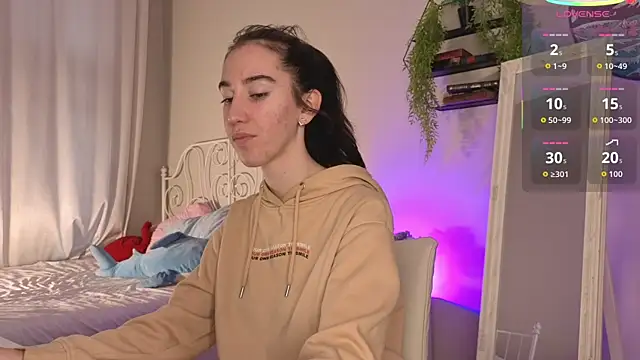 Snapshot of Belle_Via chatting on September 22, 2025, 3:40 pm Belle Via online show from September 22, 2025, 3:40 pm