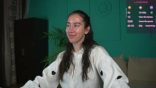 Snapshot of Belle_Via chatting on June 8, 2026, 7:42 am Belle Via online show from June 8, 2026, 7:42 am