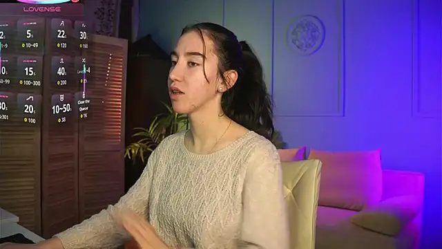 Snapshot of Belle_Via chatting on October 3, 2025, 4:08 pm Belle Via online show from October 3, 2025, 4:08 pm