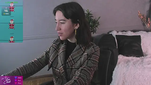 Snapshot of Belle_Via chatting on January 1, 2025, 10:43 am Belle Via online show from January 1, 2025, 10:43 am