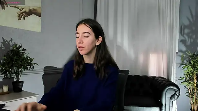 Snapshot of Belle_Via chatting on September 14, 2025, 5:52 am Belle Via online show from September 14, 2025, 5:52 am