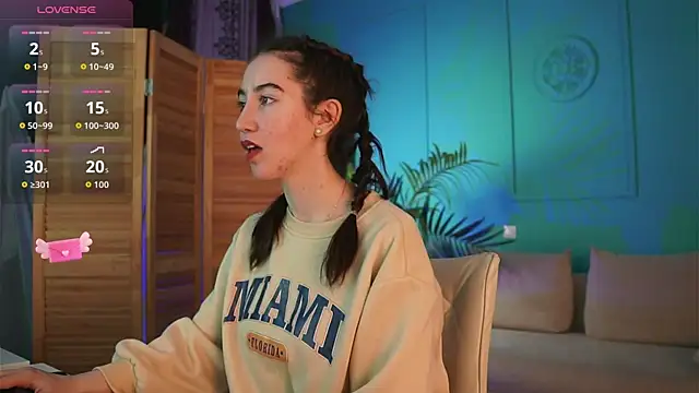 Snapshot of Belle_Via chatting on November 27, 2025, 5:46 pm Belle Via online show from November 27, 2025, 5:46 pm