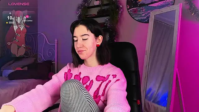 Snapshot of Belle_Via chatting on December 15, 2024, 5:45 am Belle Via online show from December 15, 2024, 5:45 am