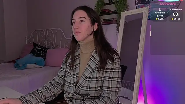 Snapshot of Belle_Via chatting on October 17, 2025, 3:25 pm Belle Via online show from October 17, 2025, 3:25 pm