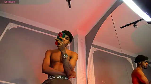 AaronCruz  online show from September 10, 2025, 1:21 pm