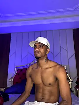 AaronCruz  online show from December 5, 2025, 12:54 am