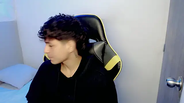 Yosepp  online show from February 16, 2026, 8:29 pm