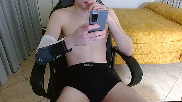 FitGuyDream online show from December 5, 2025, 1:27 am