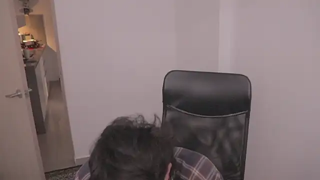 Snapshot of Tony_Hoffa chatting on October 25, 2025, 10:21 pm Tony Hoffa online show from October 25, 2025, 10:21 pm