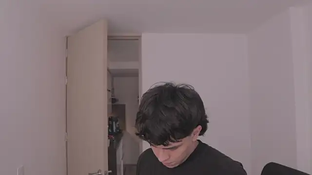 Snapshot of Tony_Hoffa chatting on November 10, 2025, 8:36 pm Tony Hoffa online show from November 10, 2025, 8:36 pm