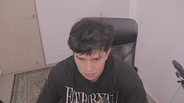 Snapshot of Tony_Hoffa chatting on October 26, 2025, 5:57 pm Tony Hoffa online show from October 26, 2025, 5:57 pm