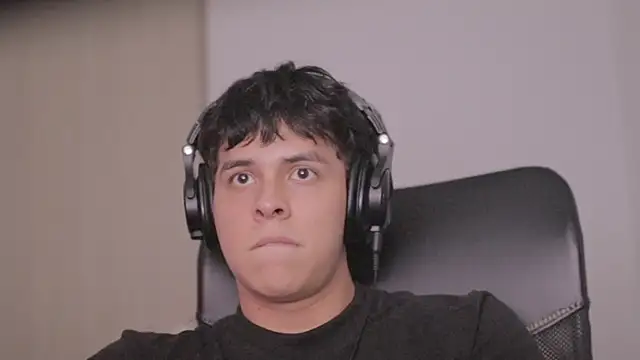 Snapshot of Tony_Hoffa chatting on October 11, 2025, 10:33 pm Tony Hoffa online show from October 11, 2025, 10:33 pm