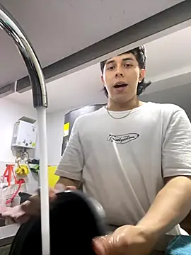 Snapshot of Tony_Hoffa chatting on October 14, 2025, 11:25 pm Tony Hoffa online show from October 14, 2025, 11:25 pm